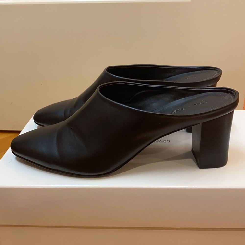 Oak + fort black mule heel